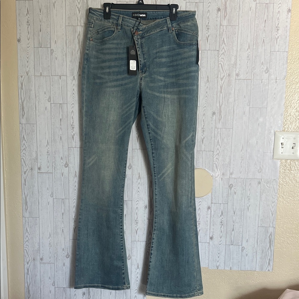 Fashion Nova Women's Teal Wash Flared Jeans